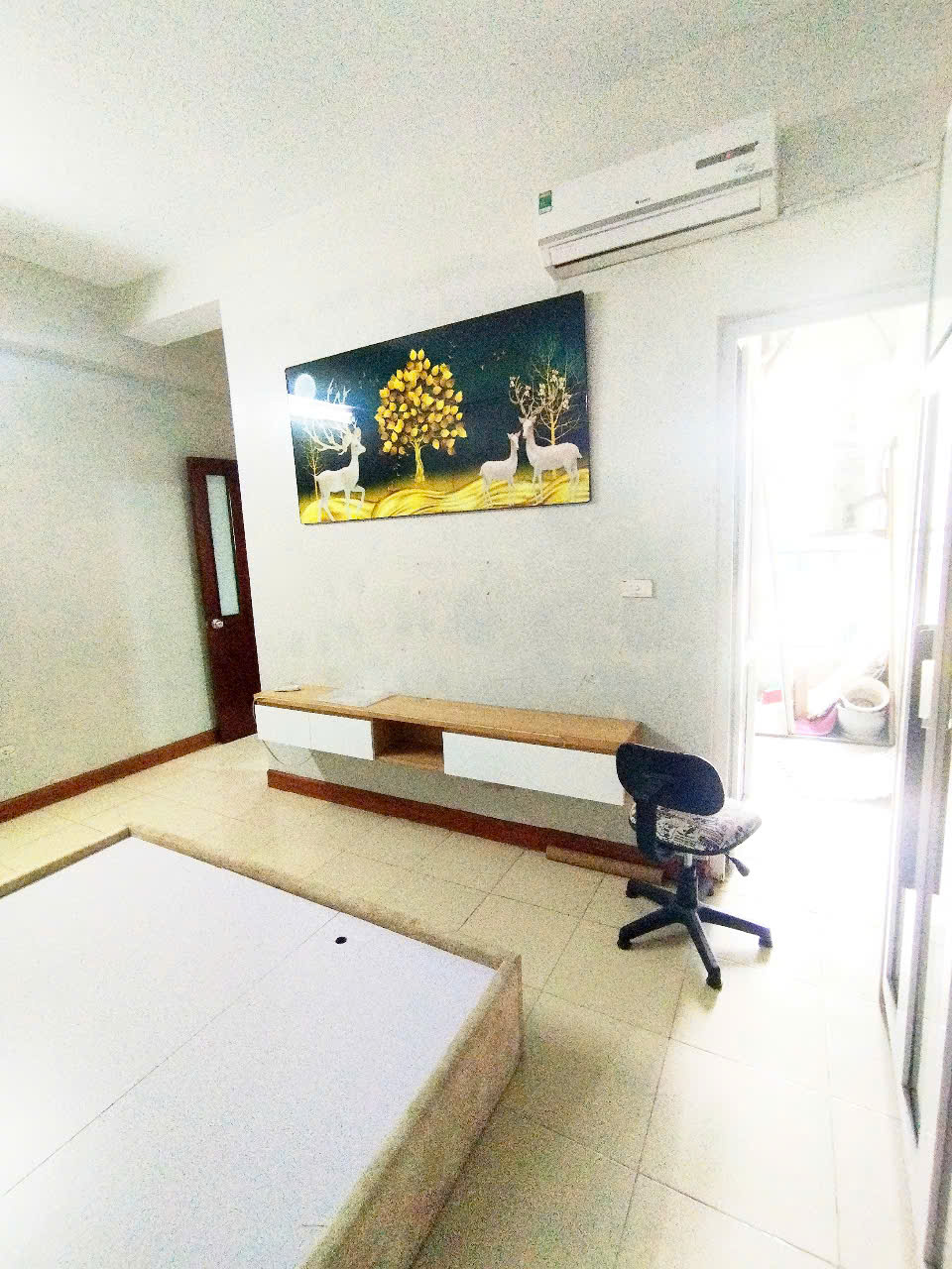 Cho thuê căn hộ chung cư Hoàng Cầu, 91m2, 2 ngủ (có thể cải tạo 1PN), có slot ô tô - Ảnh 2